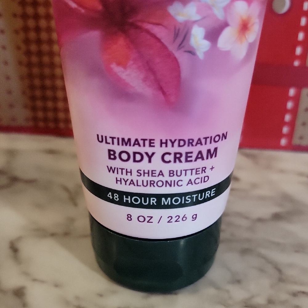 Bath & Body Works Plumeria Body Cream - Pink and Green - Picture 3 of 6